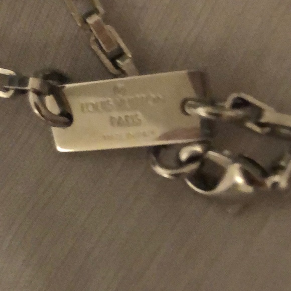 Louis Vuitton unisex necklace nice item - Picture 3 of 5